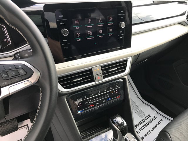 2025 Volkswagen Taos SEL