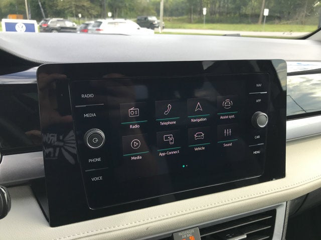 2025 Volkswagen Taos SEL