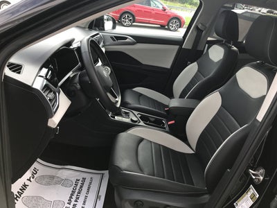 2025 Volkswagen Taos SEL