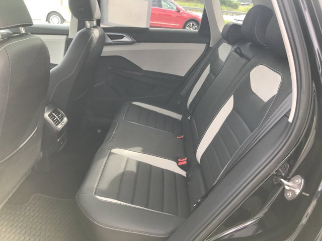 2025 Volkswagen Taos SEL