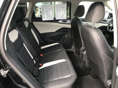 2025 Volkswagen Taos SEL