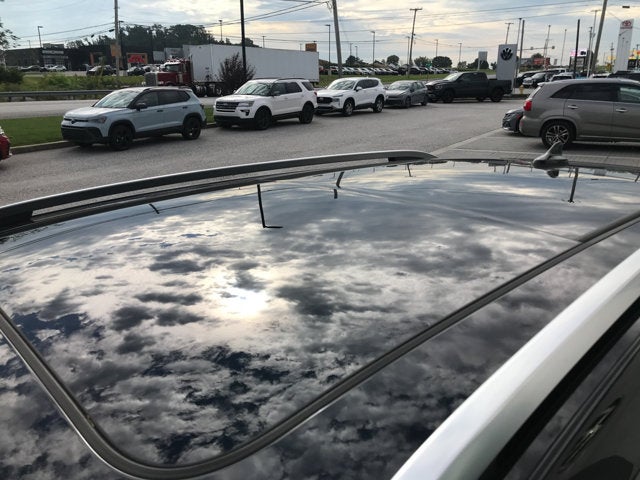 2025 Volkswagen Taos SEL