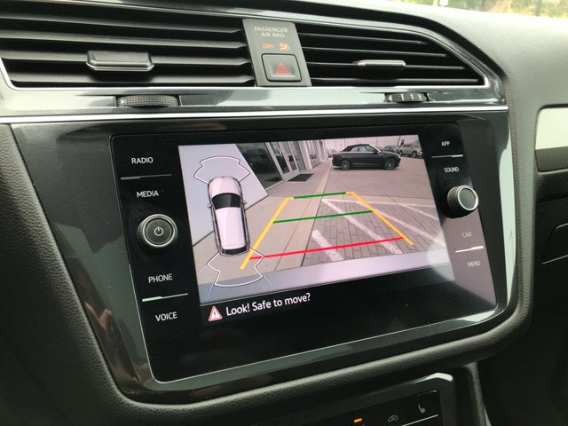 2022 Volkswagen Tiguan SE R-Line Black
