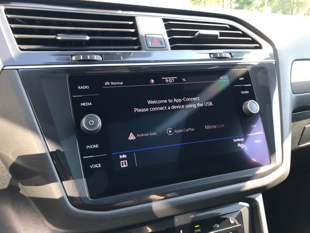 2022 Volkswagen Tiguan SE R-Line Black