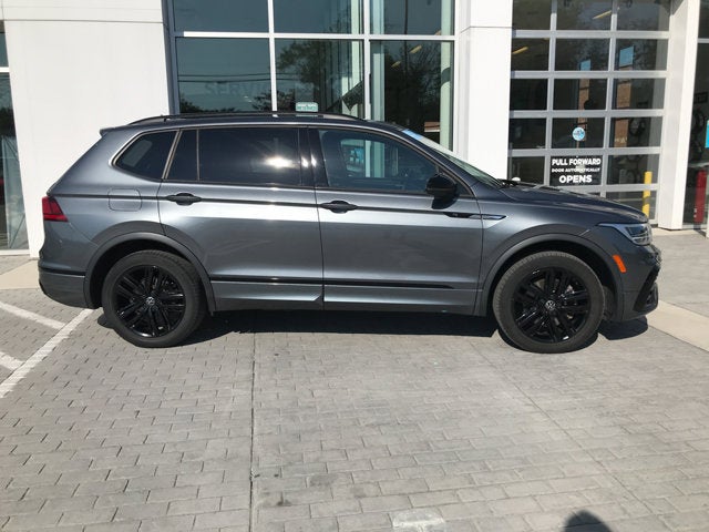 2022 Volkswagen Tiguan SE R-Line Black