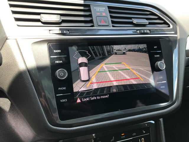 2023 Volkswagen Tiguan SE R-Line Black