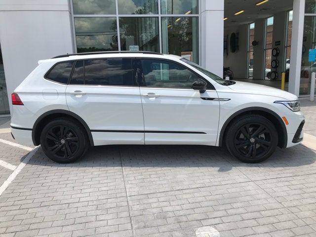 2023 Volkswagen Tiguan SE R-Line Black
