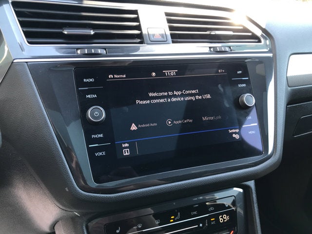2023 Volkswagen Tiguan SE R-Line Black