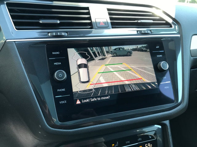 2023 Volkswagen Tiguan SE R-Line Black