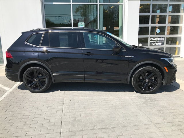 2023 Volkswagen Tiguan SE R-Line Black
