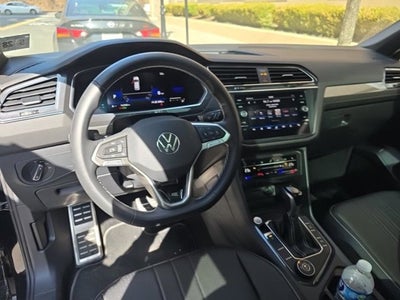 2023 Volkswagen Tiguan SE R-Line Black