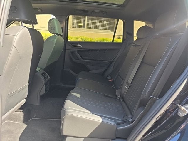 2023 Volkswagen Tiguan SE R-Line Black