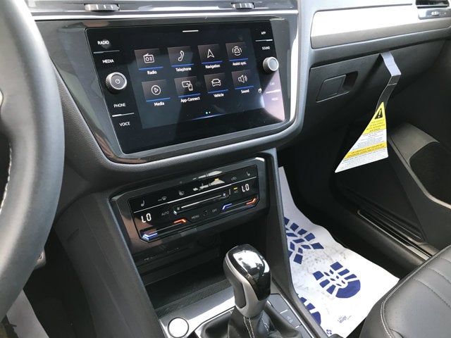 2023 Volkswagen Tiguan SE R-Line Black