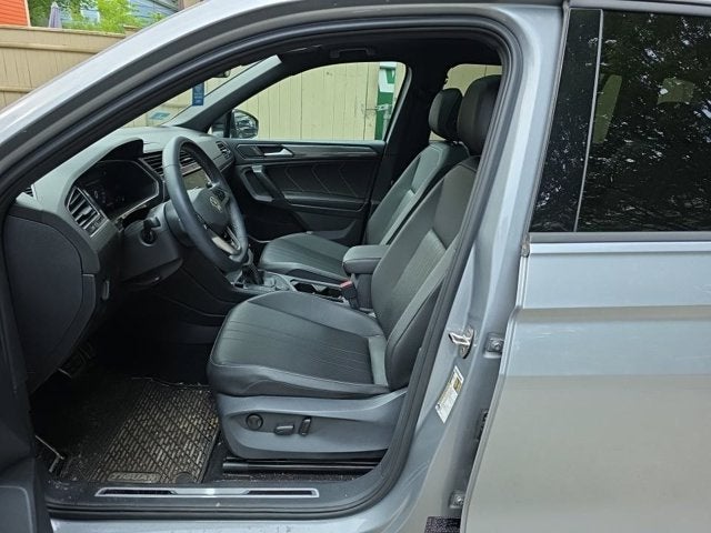 2023 Volkswagen Tiguan SE R-Line Black