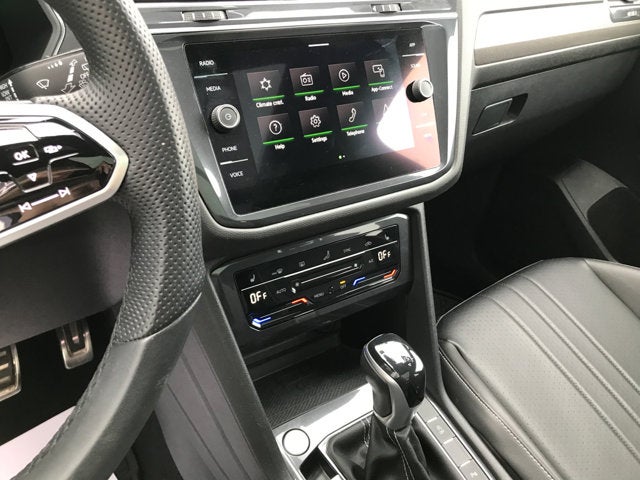 2022 Volkswagen Tiguan SE R-Line Black