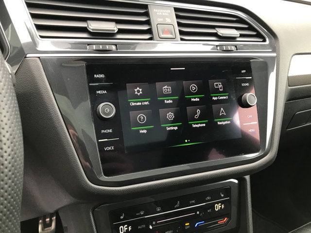 2022 Volkswagen Tiguan SE R-Line Black