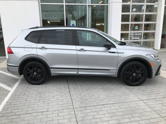 2022 Volkswagen Tiguan SE R-Line Black