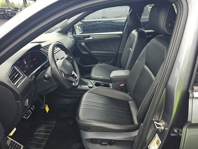 2022 Volkswagen Tiguan SE R-Line Black
