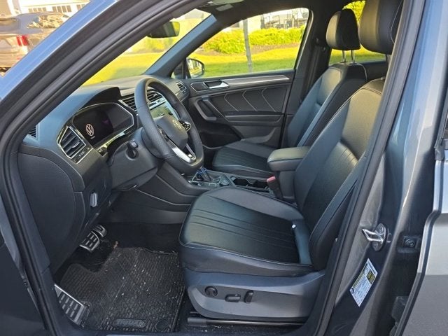 2022 Volkswagen Tiguan SE R-Line Black