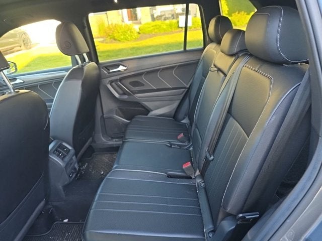 2022 Volkswagen Tiguan SE R-Line Black