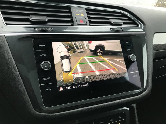 2022 Volkswagen Tiguan SE R-Line Black