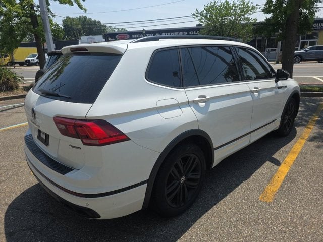 2022 Volkswagen Tiguan SE R-Line Black