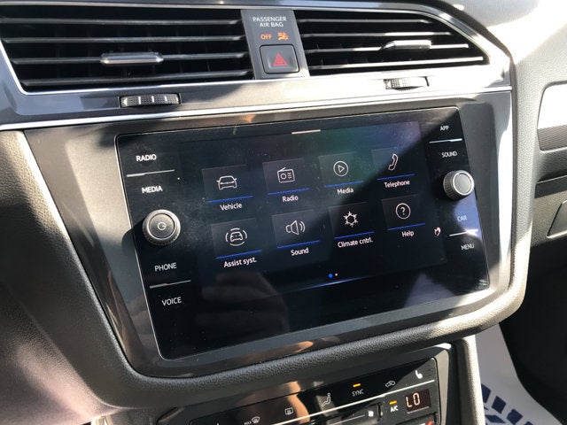 2023 Volkswagen Tiguan SE R-Line Black