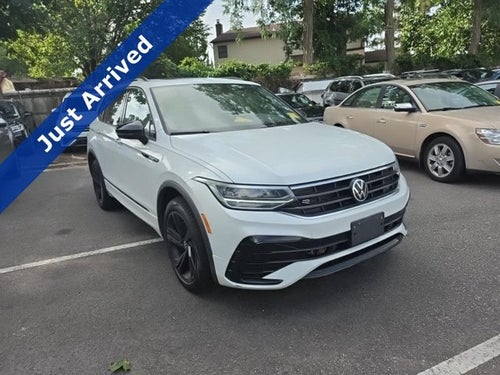 2023 Volkswagen Tiguan SE R-Line Black
