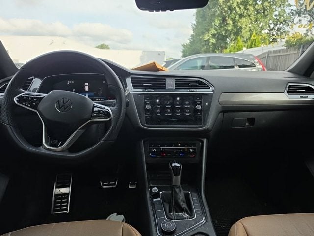 2023 Volkswagen Tiguan SE R-Line Black