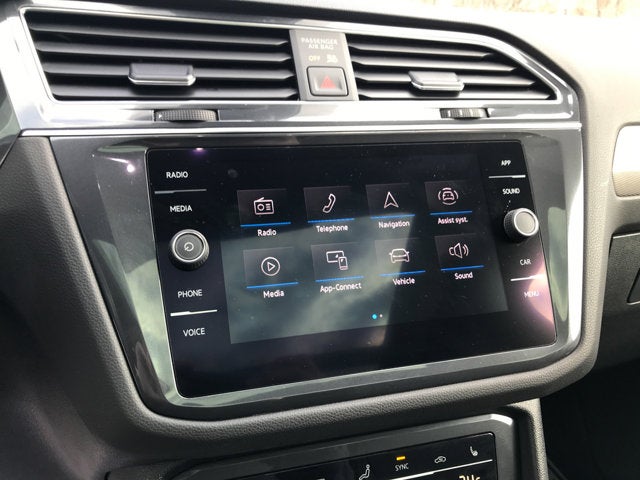 2022 Volkswagen Tiguan SE R-Line Black