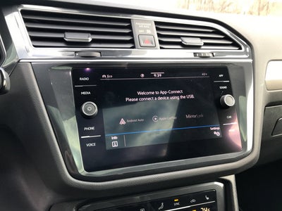 2022 Volkswagen Tiguan SE R-Line Black