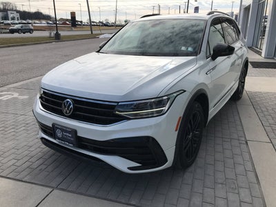 2022 Volkswagen Tiguan SE R-Line Black