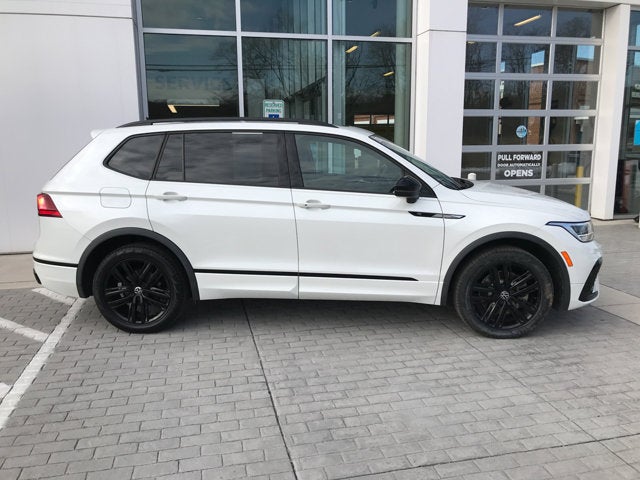 2022 Volkswagen Tiguan SE R-Line Black