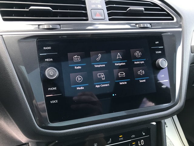 2024 Volkswagen Tiguan SE R-Line Black