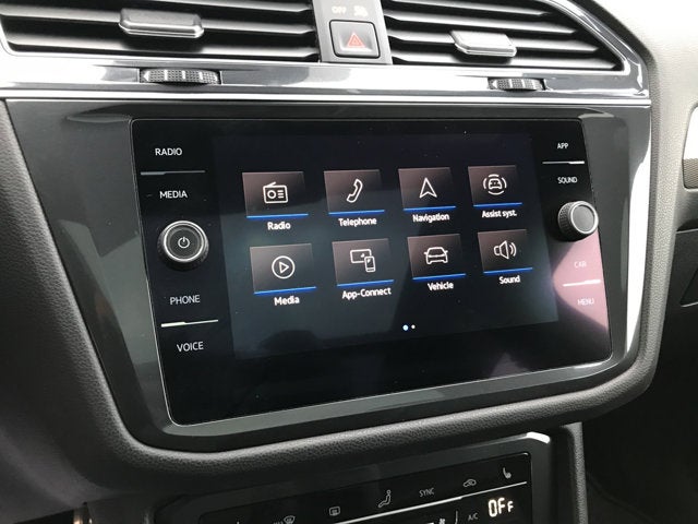 2022 Volkswagen Tiguan SE R-Line Black