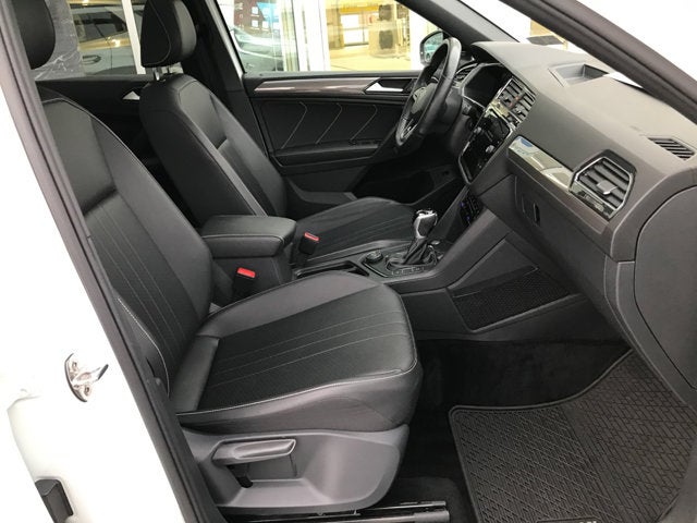 2022 Volkswagen Tiguan SE R-Line Black