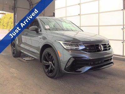 2023 Volkswagen Tiguan SE R-Line Black