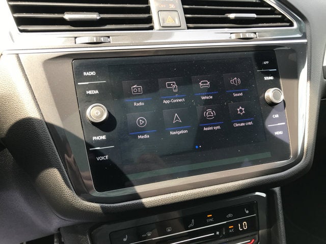 2023 Volkswagen Tiguan SE R-Line Black