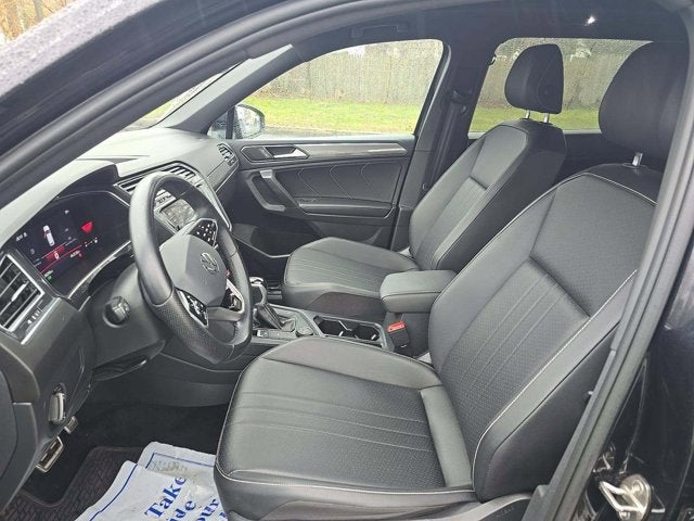 2023 Volkswagen Tiguan SE R-Line Black