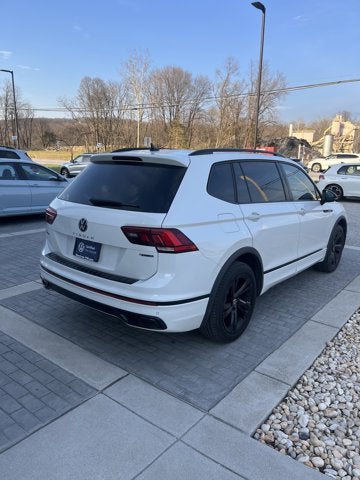 2023 Volkswagen Tiguan SE R-Line Black