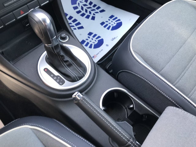 2016 Volkswagen Beetle Convertible 1.8T Denim