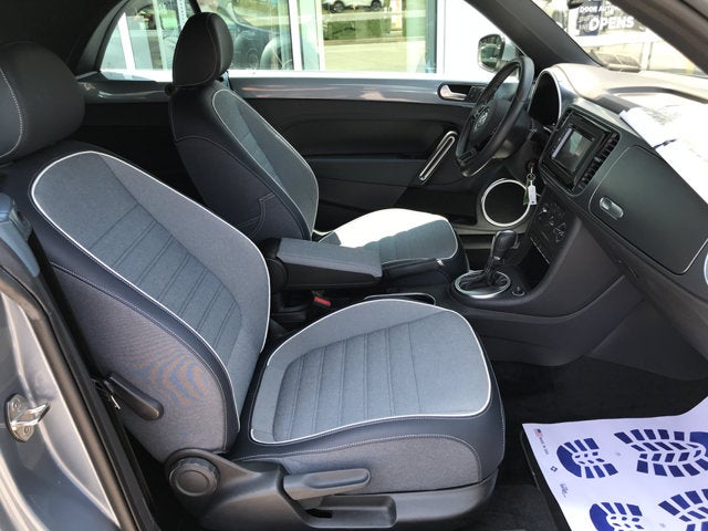 2016 Volkswagen Beetle Convertible 1.8T Denim