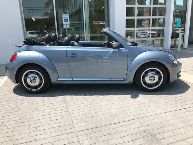 2016 Volkswagen Beetle Convertible 1.8T Denim