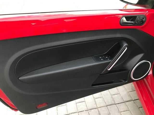2013 Volkswagen Beetle Convertible 2.5L