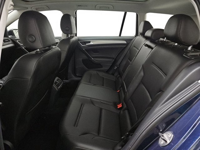 2016 Volkswagen Golf SportWagen Base