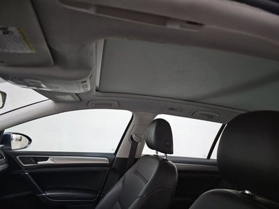 2016 Volkswagen Golf SportWagen Base