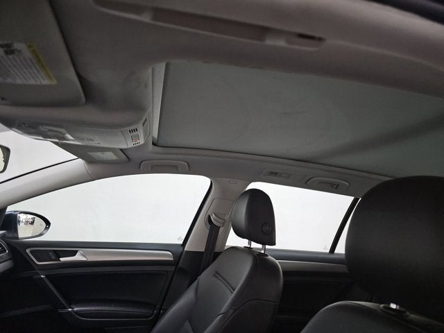 2016 Volkswagen Golf SportWagen Base