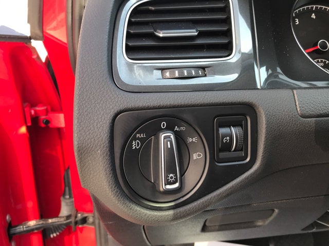 2019 Volkswagen Golf SE