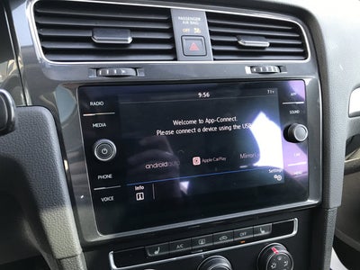 2019 Volkswagen Golf SE