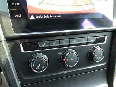 2019 Volkswagen Golf SE